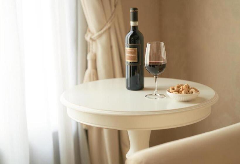 سوئیت جونیور با چشم‌انداز, Maison Venezia | Una Esperienze