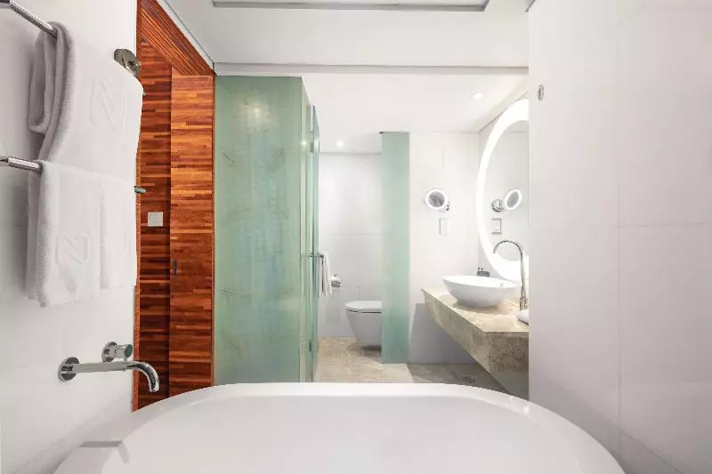 اتاق سوپریور با چشم‌انداز, Nina Hotel Tsuen Wan West