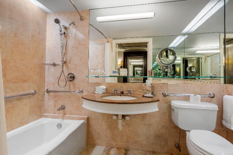 디럭스 룸, Omni Berkshire Place