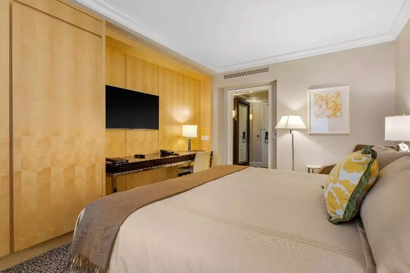 Deluxe-huone, Omni Berkshire Place