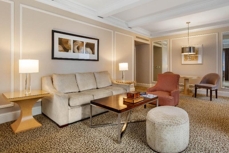 이그제큐티브 스위트 킹침대, Omni Berkshire Place