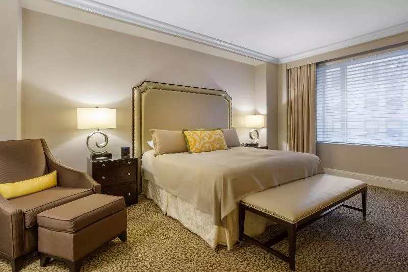 Premium Room City View, Omni Berkshire Place