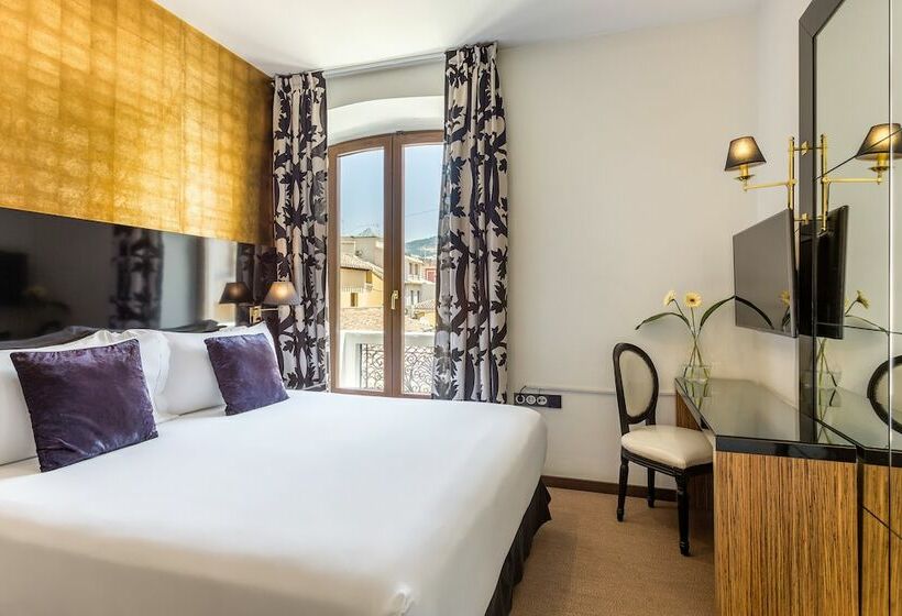 Executive Rum, Room Mate Leo