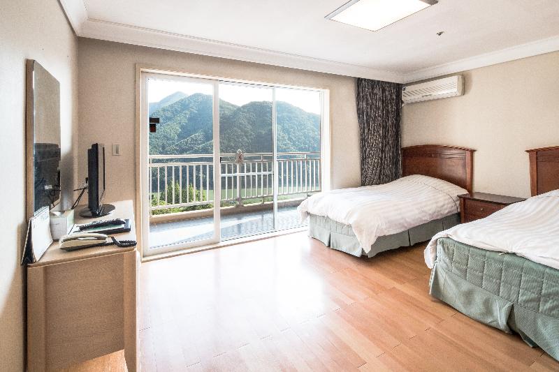 Standardrum, Room Mate Leo