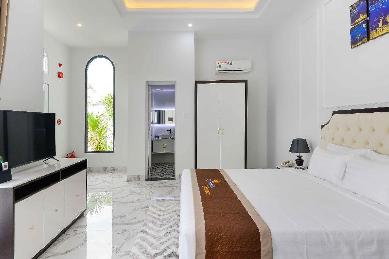 Executive Rum, Room Mate Leo