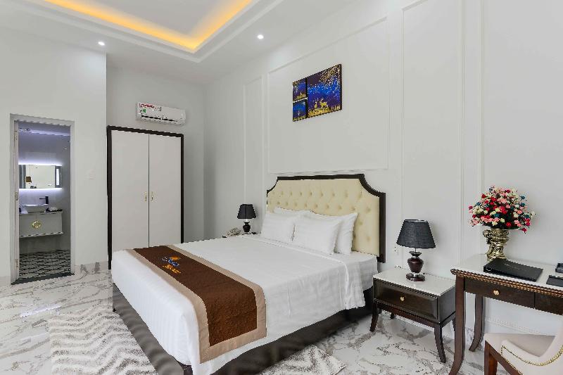 اتاق اجرایی, Room Mate Leo