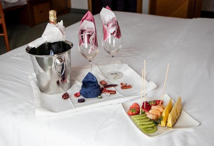 ファミリールーム, Santanton