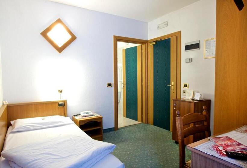 スタンダードシングルルーム, Santanton