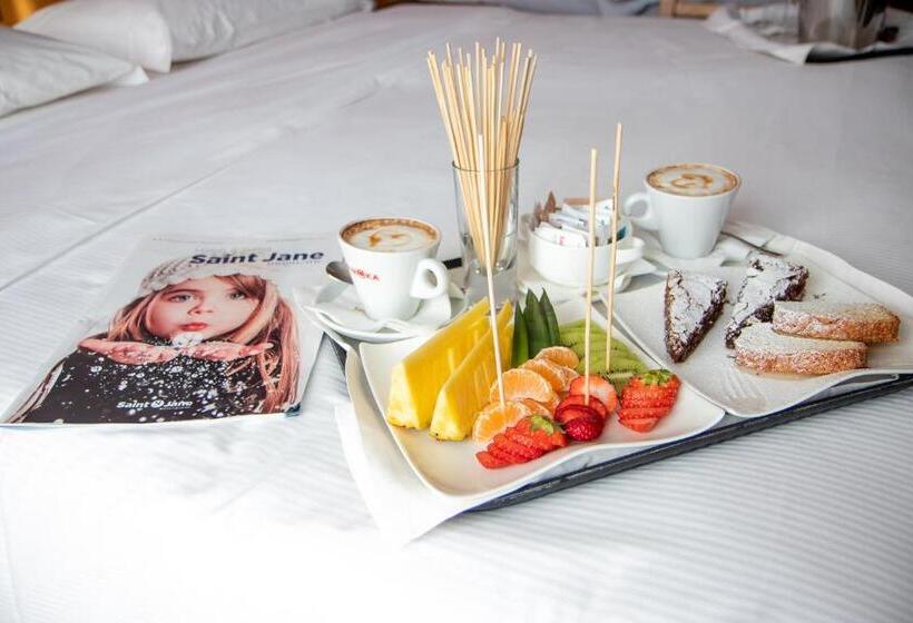 スタンダードトリプルルーム, Santanton