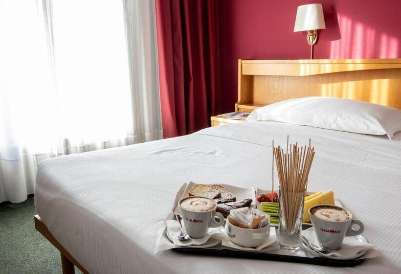 スタンダードトリプルルーム, Santanton