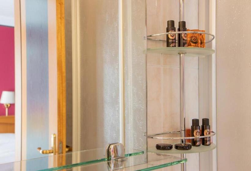 ファミリールーム, Santanton