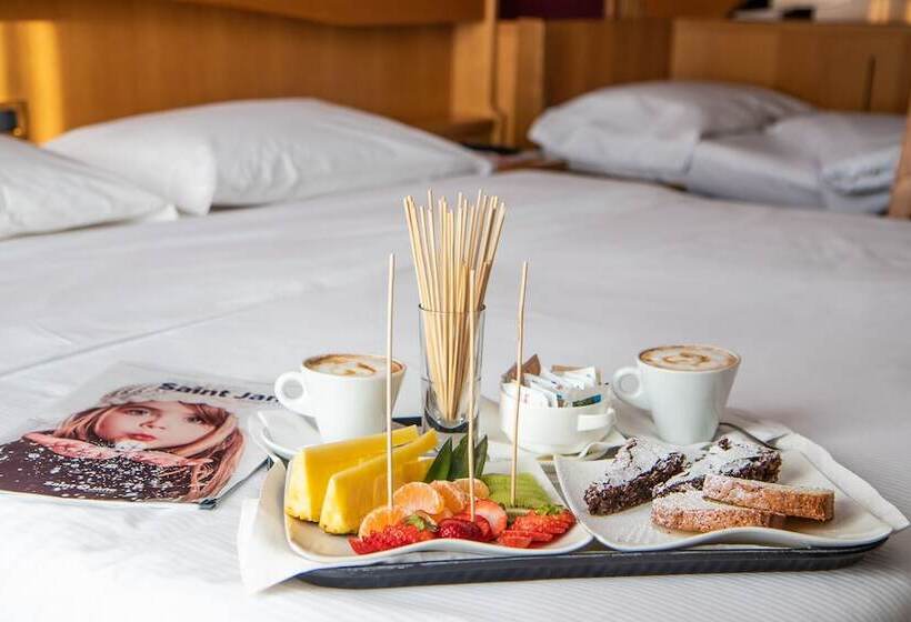 スタンダードトリプルルーム, Santanton