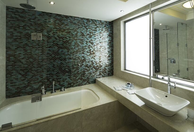 デラックスルーム, Titanic City Taksim