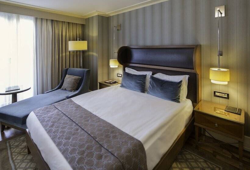 デラックスルーム, Titanic City Taksim