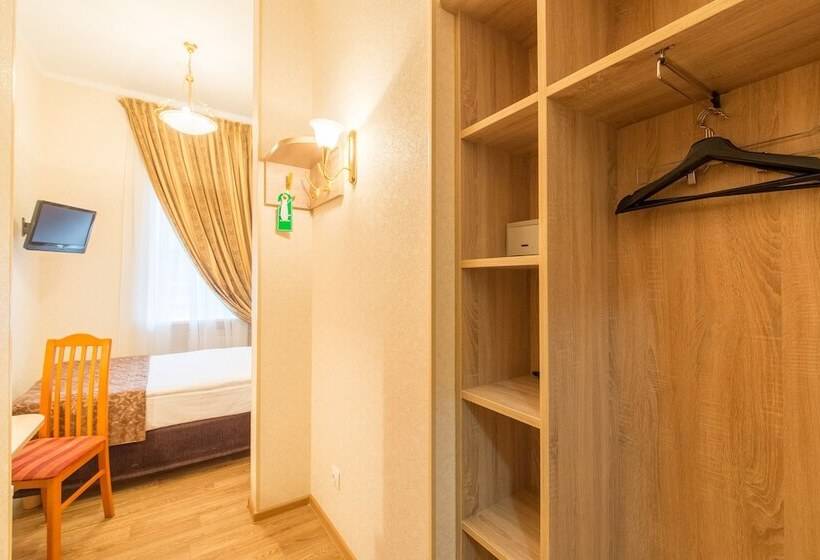 חדר אקונומי יחיד, Vera