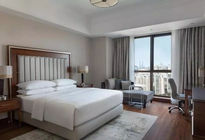 Executive Suite King Bed