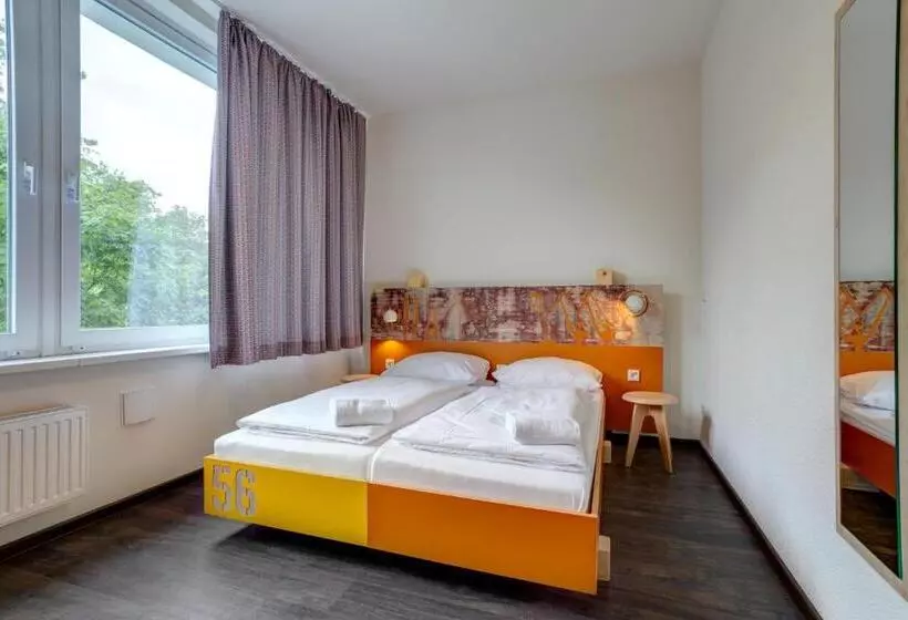 Standard-huone, Meininger Hotel Hamburg City Center
