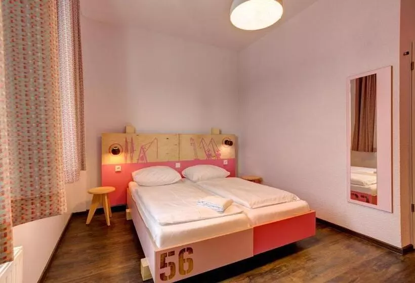 Standard-huone, Meininger Hotel Hamburg City Center