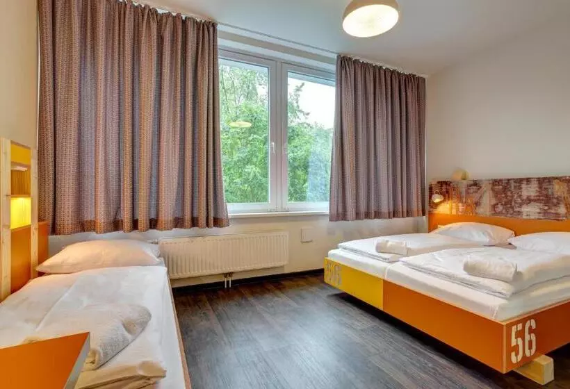 Standard Kolmen Hengen Huone, Meininger Hotel Hamburg City Center