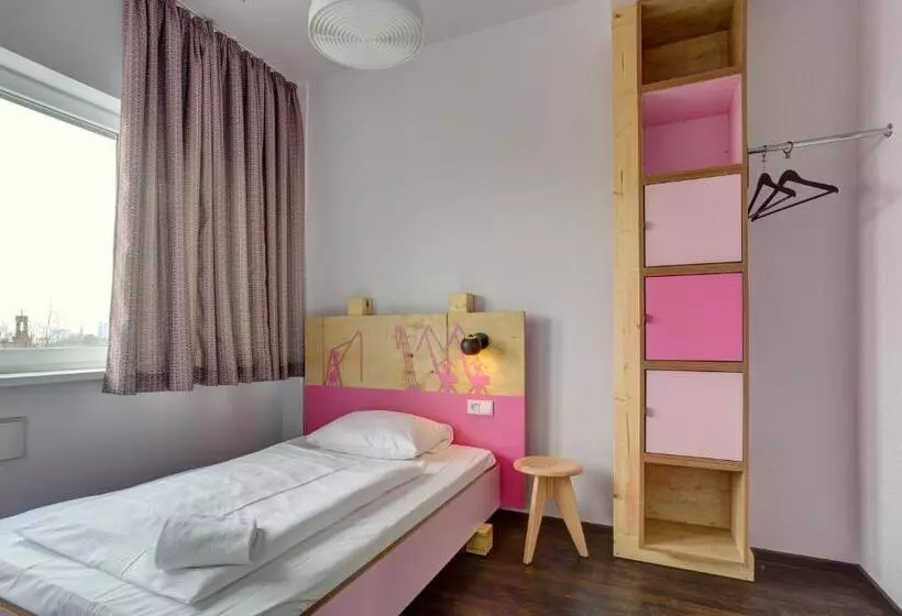 Standard Yhden Hengen Huone, Meininger Hotel Hamburg City Center