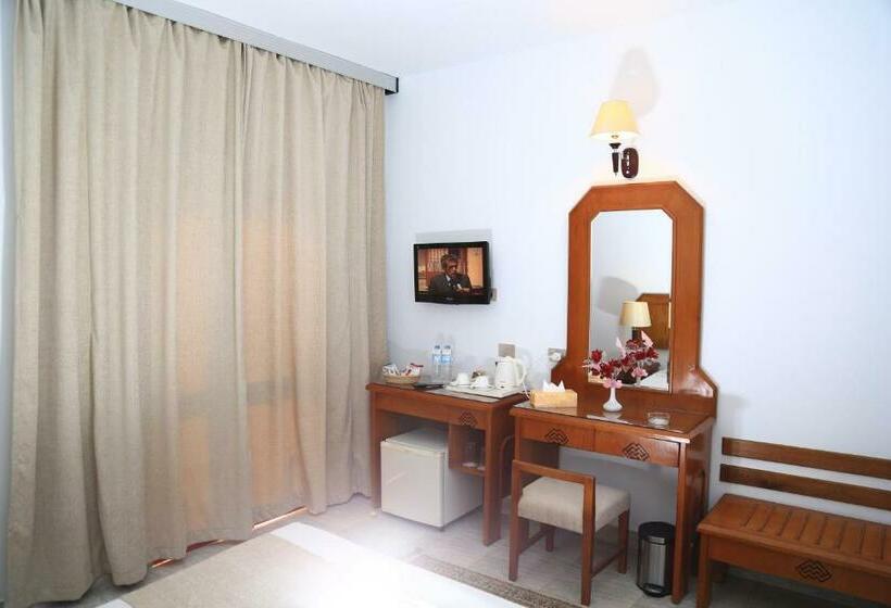 اتاق اساندارد با چشمانداز جانبی به دریا, Minamark Beach Resort For Families And Couples Only