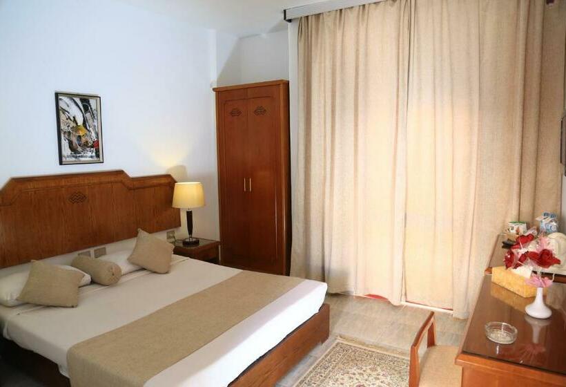 اتاق اساندارد با چشمانداز جانبی به دریا, Minamark Beach Resort For Families And Couples Only