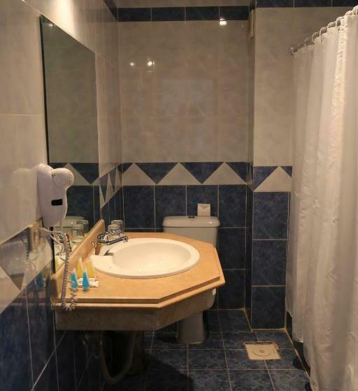 اتاق اساندارد با چشمانداز جانبی به دریا, Minamark Beach Resort For Families And Couples Only