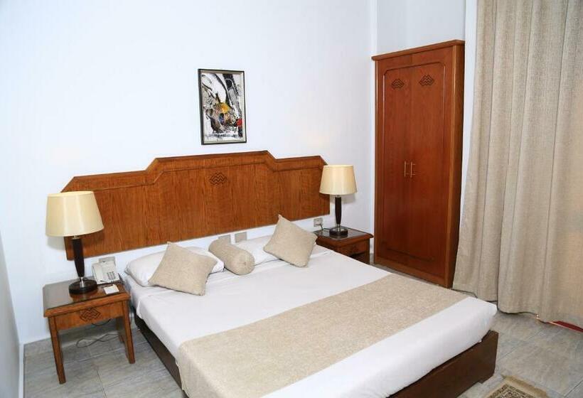 اتاق استاندارد سه نفره با چشمانداز کنار دریا, Minamark Beach Resort For Families And Couples Only