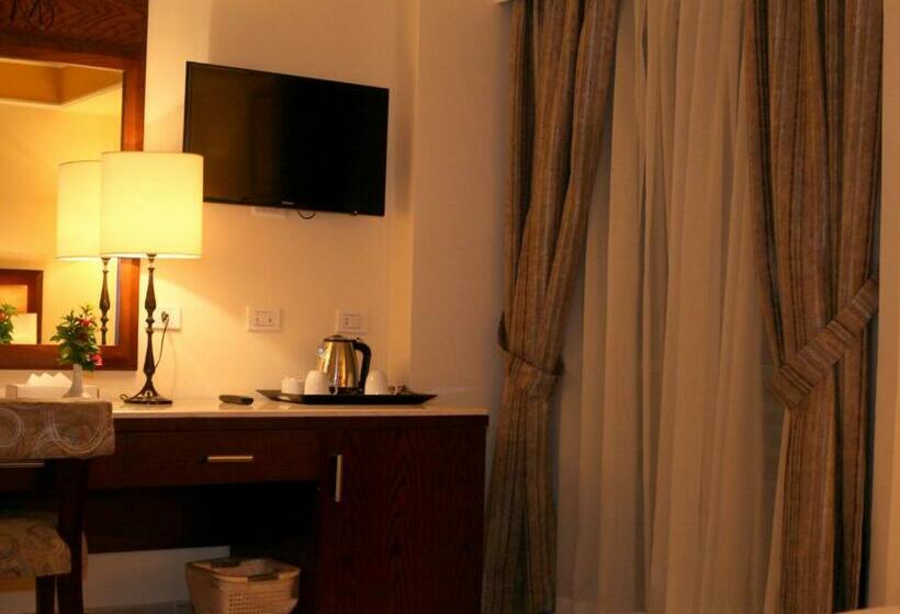 اتاق راحتی سه تخته, Minamark Beach Resort For Families And Couples Only