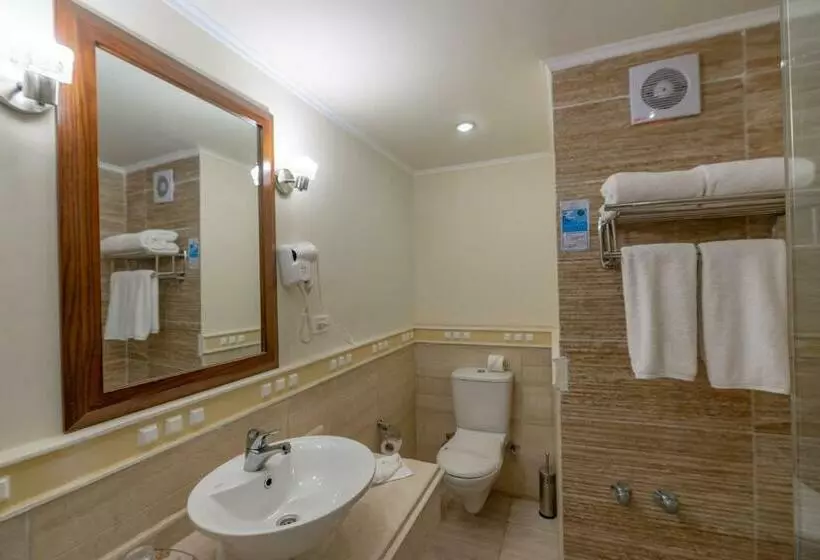 اتاق راحتی سه تخته, Minamark Beach Resort For Families And Couples Only