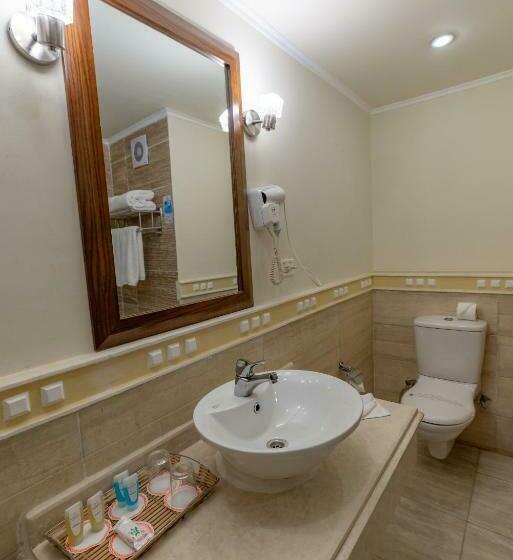 اتاق راحتی سه تخته, Minamark Beach Resort For Families And Couples Only