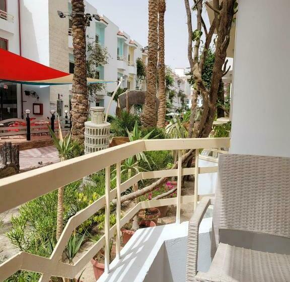 اتاق راحتی, Minamark Beach Resort For Families And Couples Only