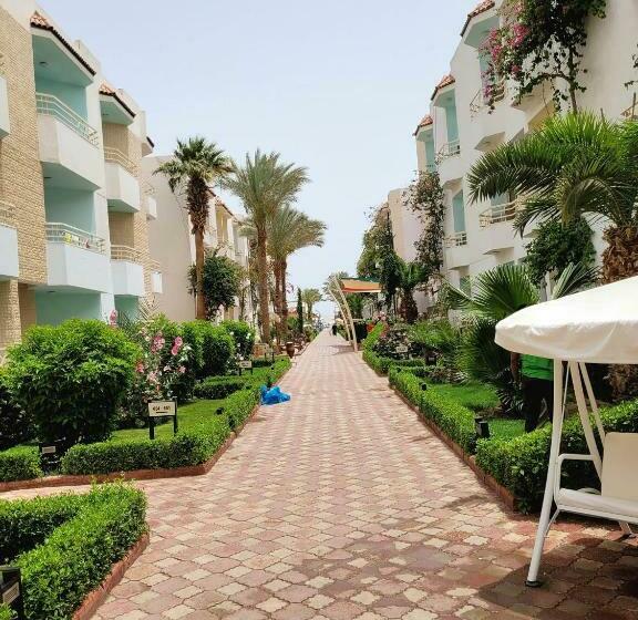 اتاق راحتی, Minamark Beach Resort For Families And Couples Only