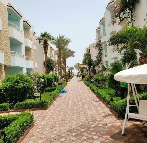 اتاق راحتی, Minamark Beach Resort For Families And Couples Only