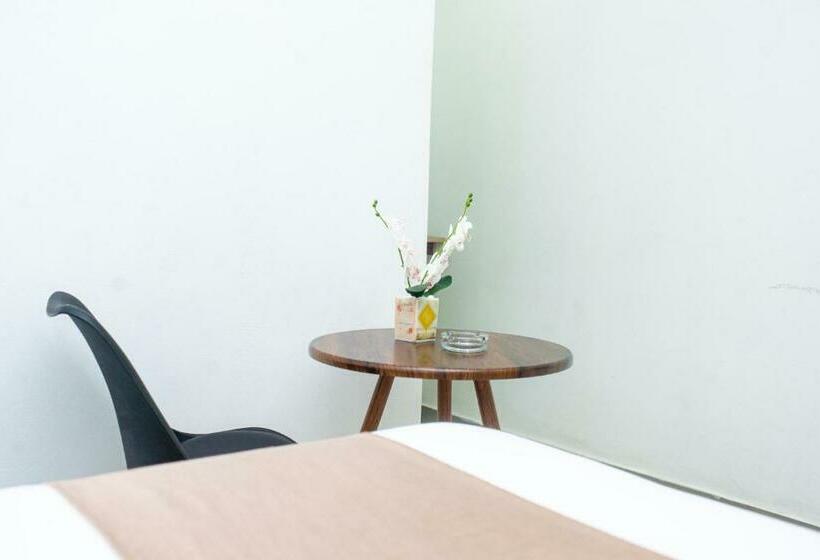 اتاق استاندارد, 40 40 Accommodation