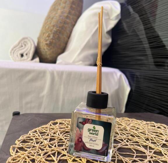 اتاق لوکس, 40 40 Accommodation