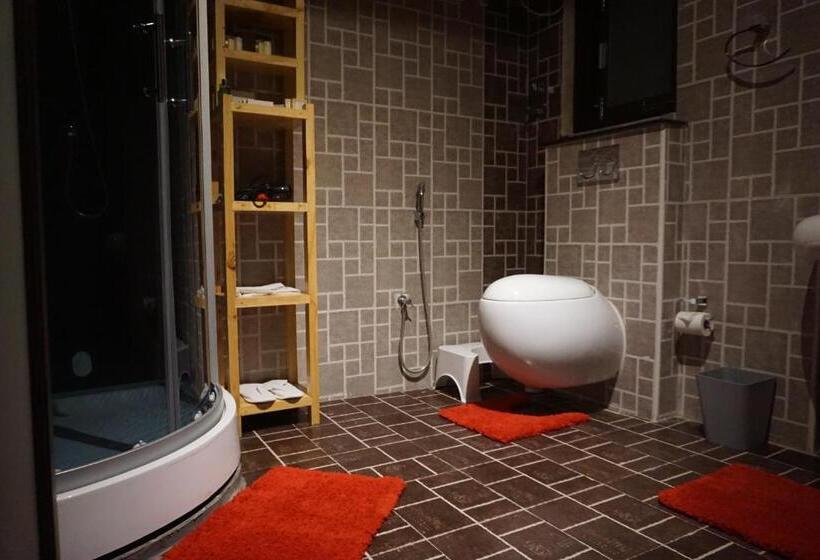 غرفة ديلوكس مزودة بشرفة, Cottages By The Creek