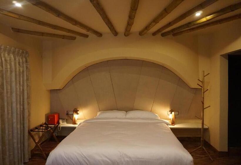 غرفة ديلوكس مزودة بشرفة, Cottages By The Creek