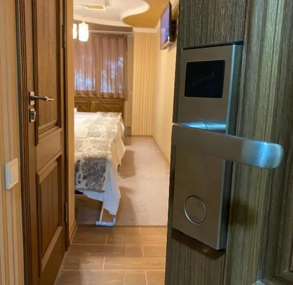 Habitació Quàdruple Estàndard, Budget Hostel