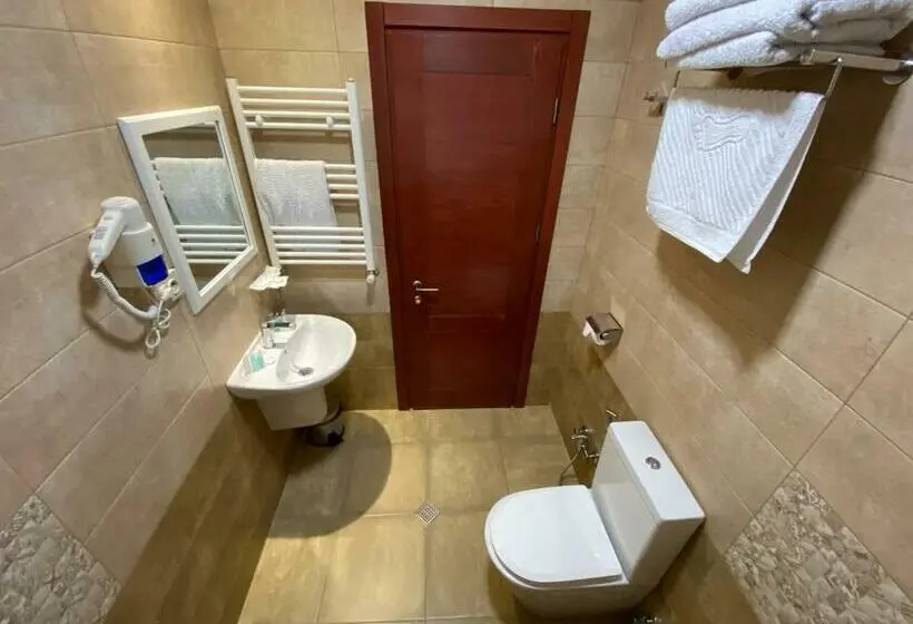 اتاق استاندارد سه نفره, Gold Tower