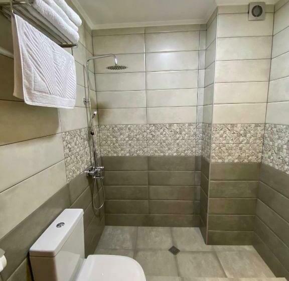 اتاق استاندارد, Gold Tower