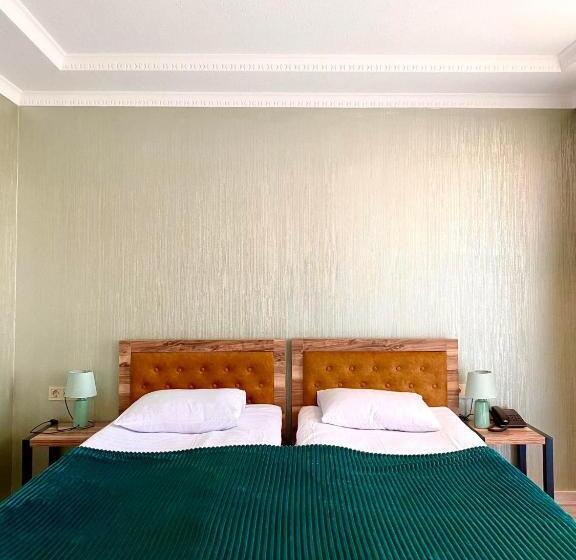 اتاق استاندارد, Gold Tower