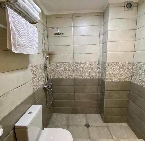 اتاق استاندارد سه نفره, Gold Tower