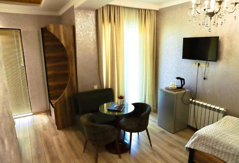 اتاق استاندارد سه نفره, Gold Tower