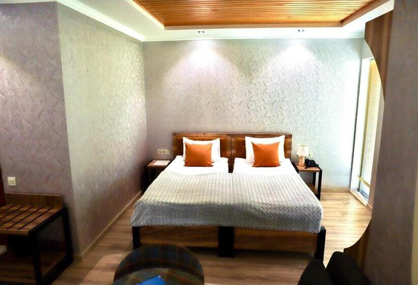 اتاق استاندارد سه نفره, Gold Tower