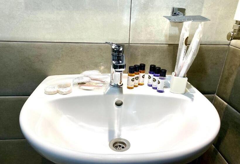 اتاق استاندارد, Gold Tower