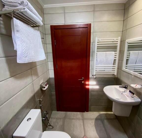 اتاق استاندارد, Gold Tower