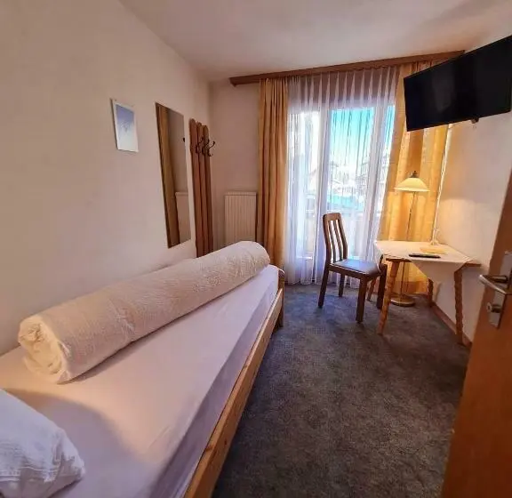 اتاق استاندارد یک تخته با بالکن, Krone   Only Bed & Breakfast