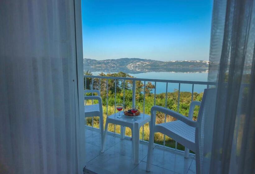 标准间带漩涡浴缸, Sapanca View