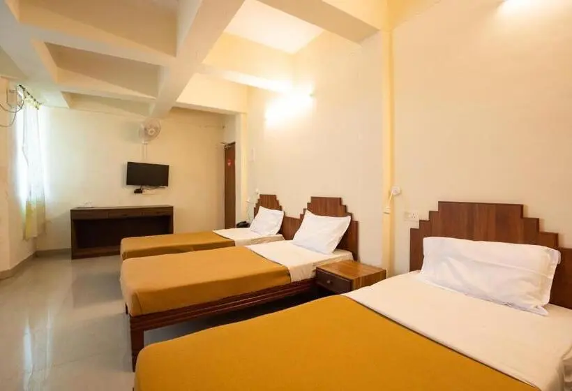 Chambre Familiale Deluxe, The Sincro